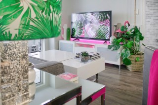 石膏线电视墙效果图：简约时尚，打造舒适家居空间