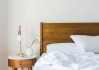 现代女孩卧室装修效果图：梦幻与舒适的完美结合——专属于你的甜蜜小天地