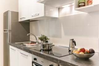 新式厨房装修效果图：现代厨房的精致生活